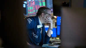 Japoński indeks giełdowy odrobił część strat. Poprawa po wielkim spadku, ale prognozy nie są dobre