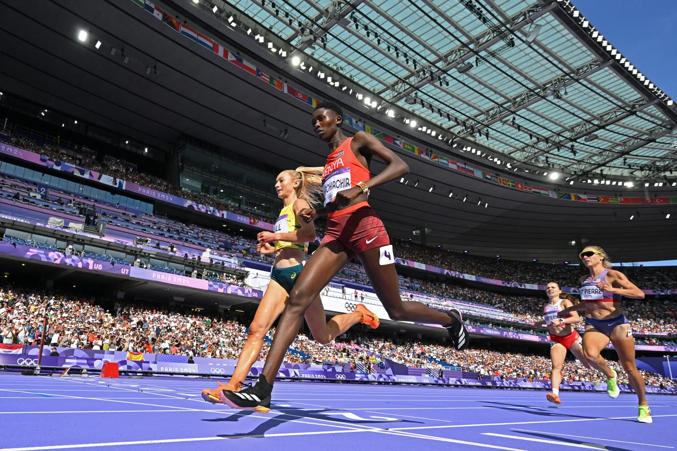 Klaudia Kazimierska (na dalszym planie)