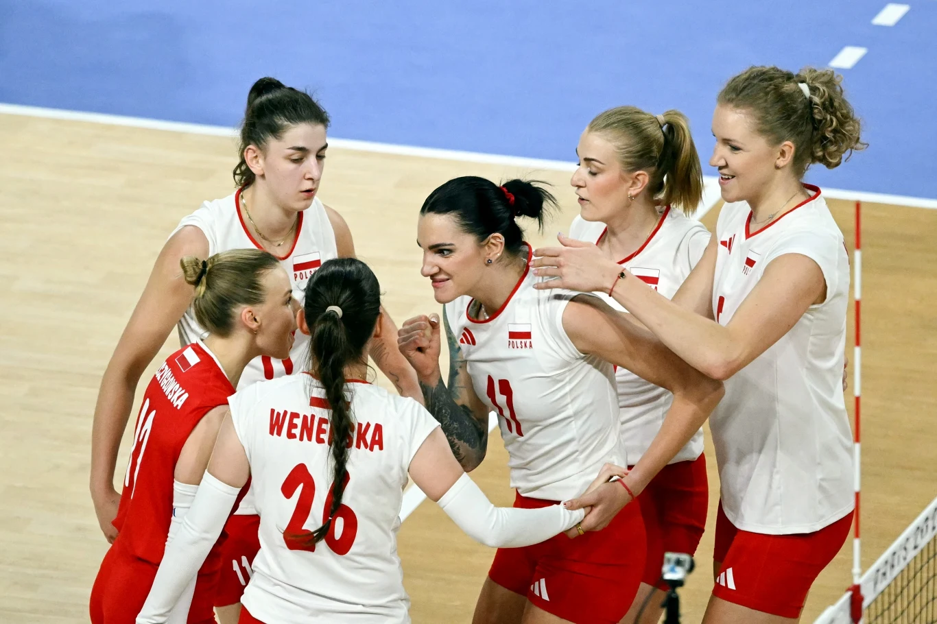 Malwina Smarzek (w środku) i siatkarki reprezentacji Polski