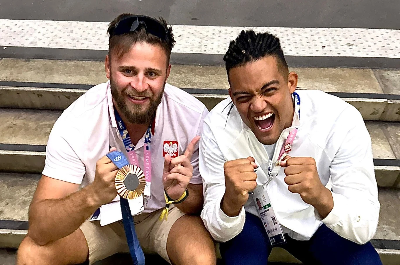 Marcin Szczepański i Emmanouil Karalis z medalem olimpijskim Marcin Szczepański i Emmanouil Karalis z medalem olimpijskim