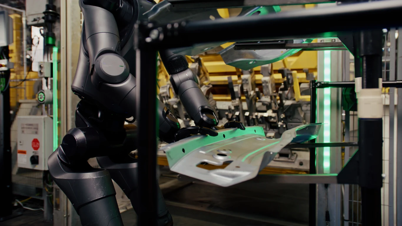 Robot potrafi koordynować pracę obu "rąk"