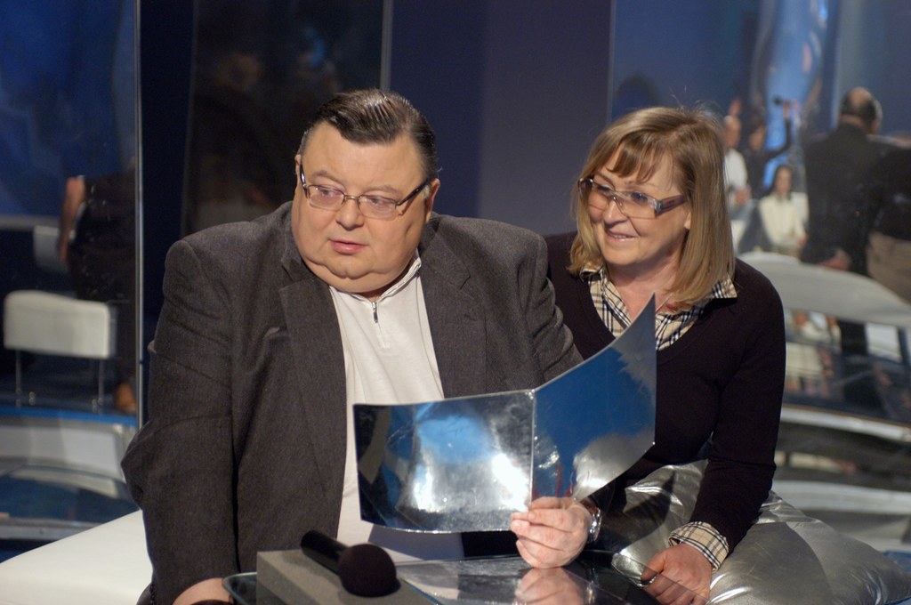 Wojciech Mann i Elżbieta Skrętkowska na planie "Szansy na sukces" w 2004 roku