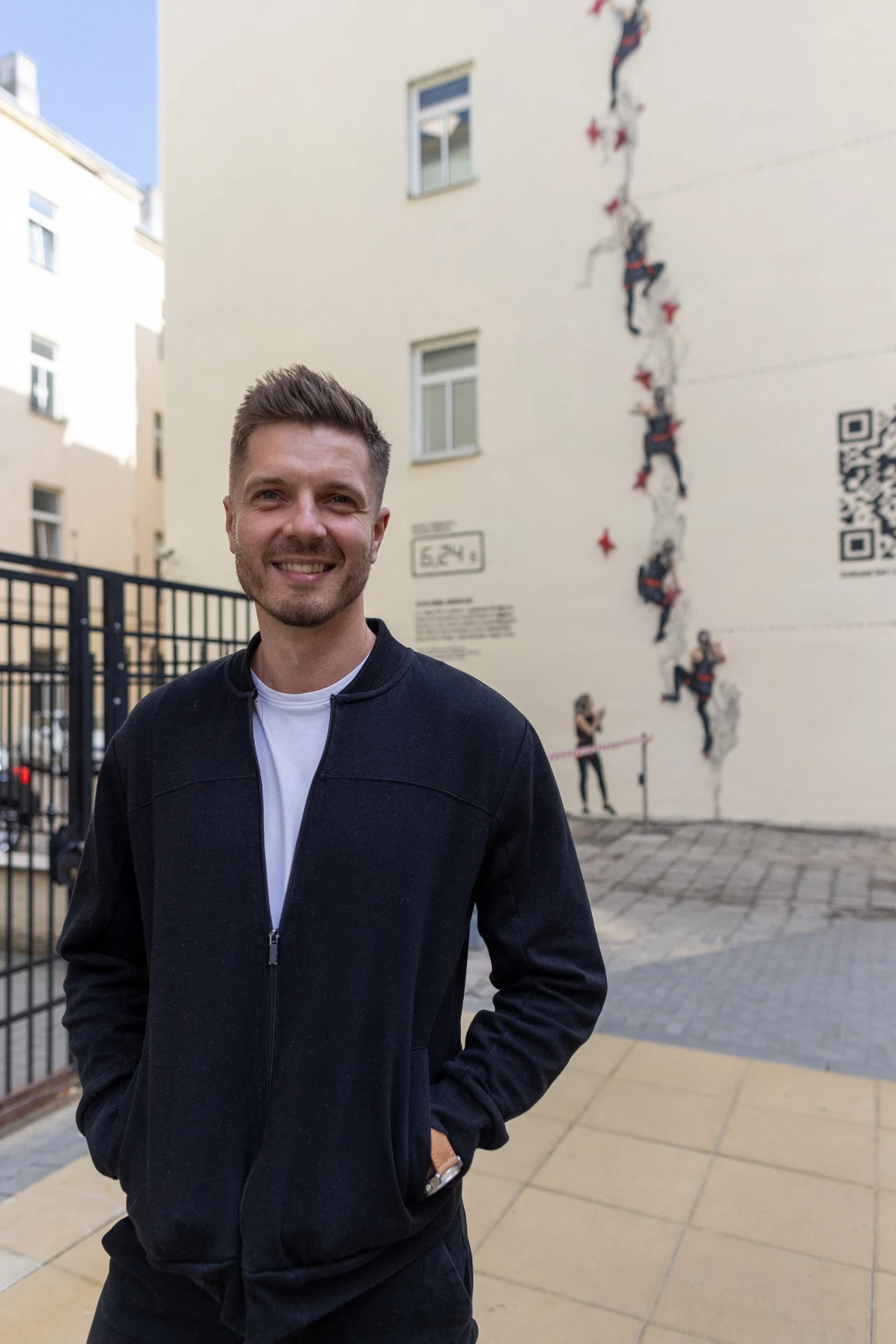 Mural Aleksandry Mirosław w Lublinie wraz z autorem Michałem Ćwiekiem