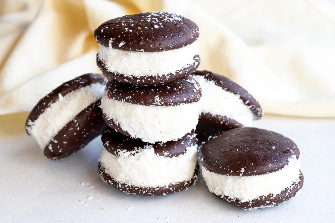 Ciasteczka pingwinki nie tylko pysznie smakują, ale też uroczo wyglądają Ciasteczka pingwinki nie tylko pysznie smakują, ale też uroczo wyglądają