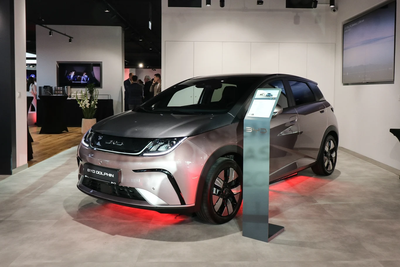 BYD to rozwijał się niezwykle dynamicznie, ale teraz notuje spadki sprzedaży. To oznacza korektę celów. BYD to rozwijał się niezwykle dynamicznie, ale teraz notuje spadki sprzedaży. To oznacza korektę celów.