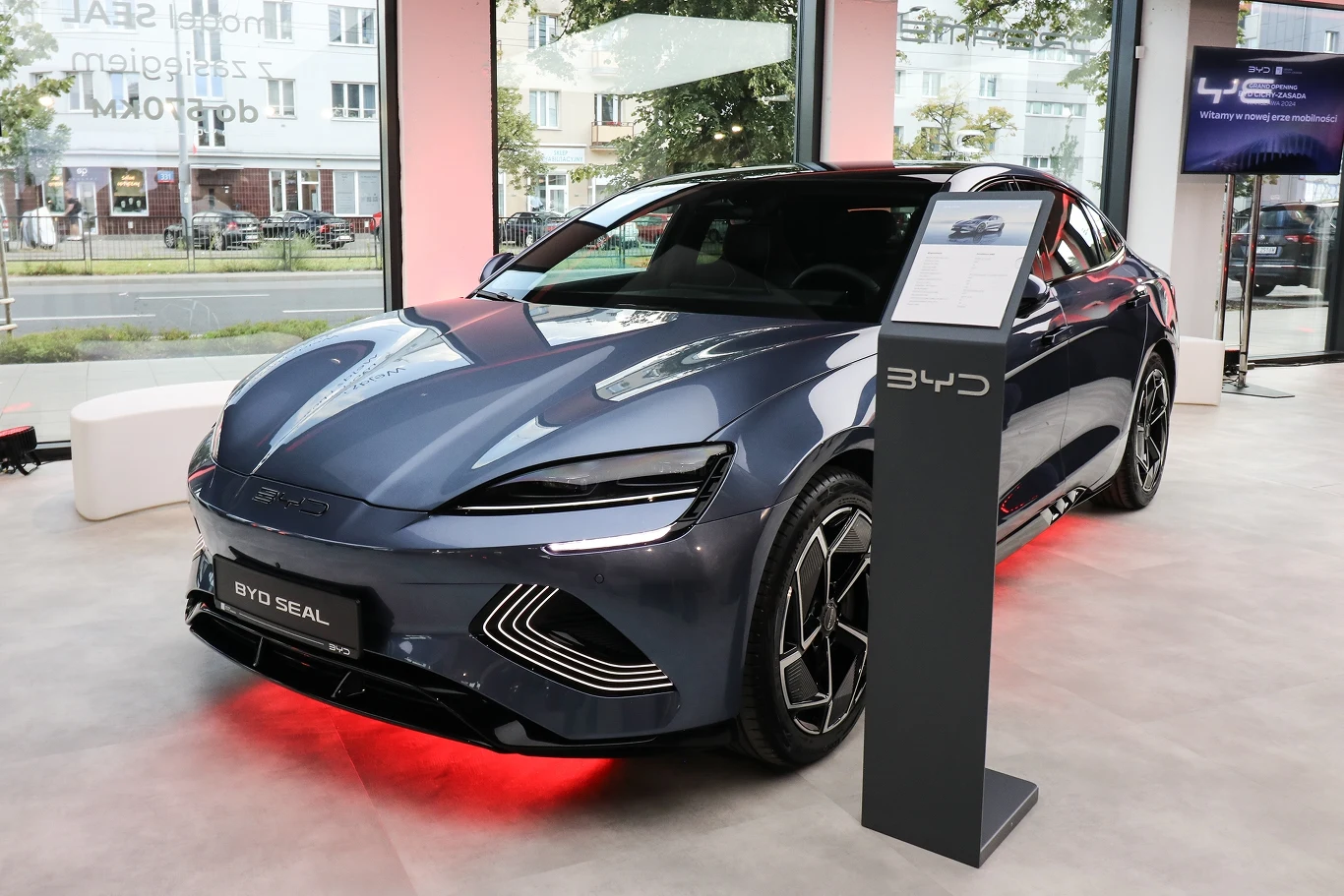 Cena BYD Seal startuje w Polsce od 207 tys. zł. BYD Seal startuje w Polsce od 207 tys. zł.