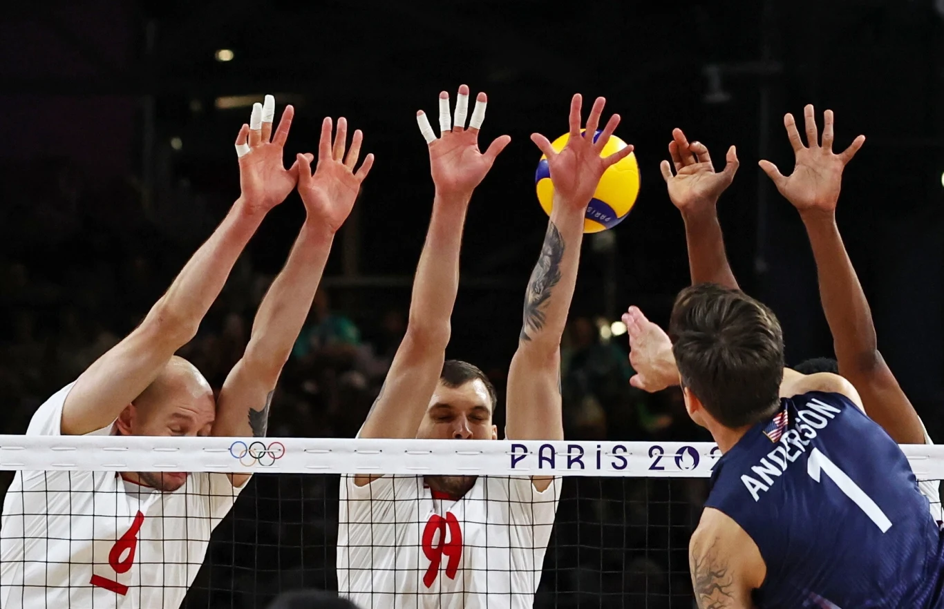 Mecz Polska - USA w półinale igrzysk w Paryżu, atakuje Matthew Anderson