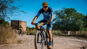 Jesteś zapalonym miłośnikiem kolarstwa i sam uprawiasz ten sport, ale lubisz także gry komputerowe?