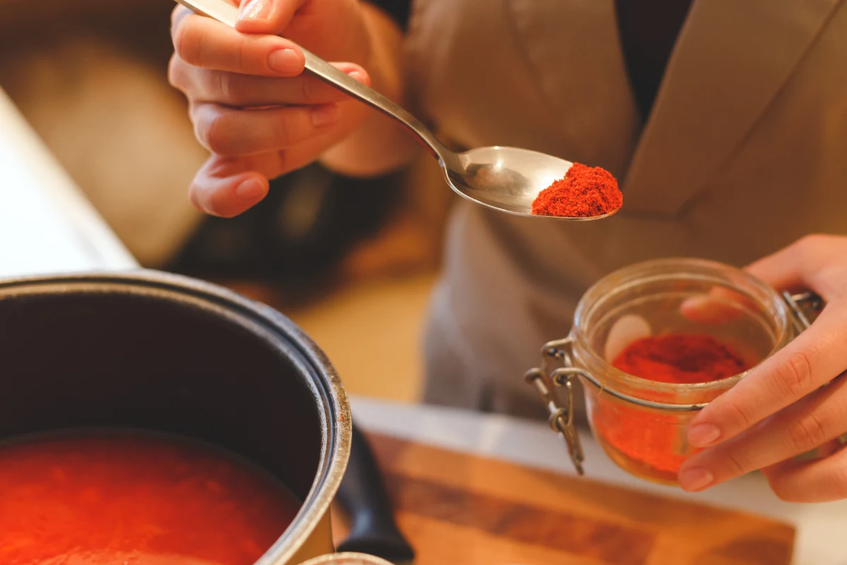 Bez nie nie ma leczo ani zupy rybnej. Łyżka dziennie zbije cukier i ciśnienie