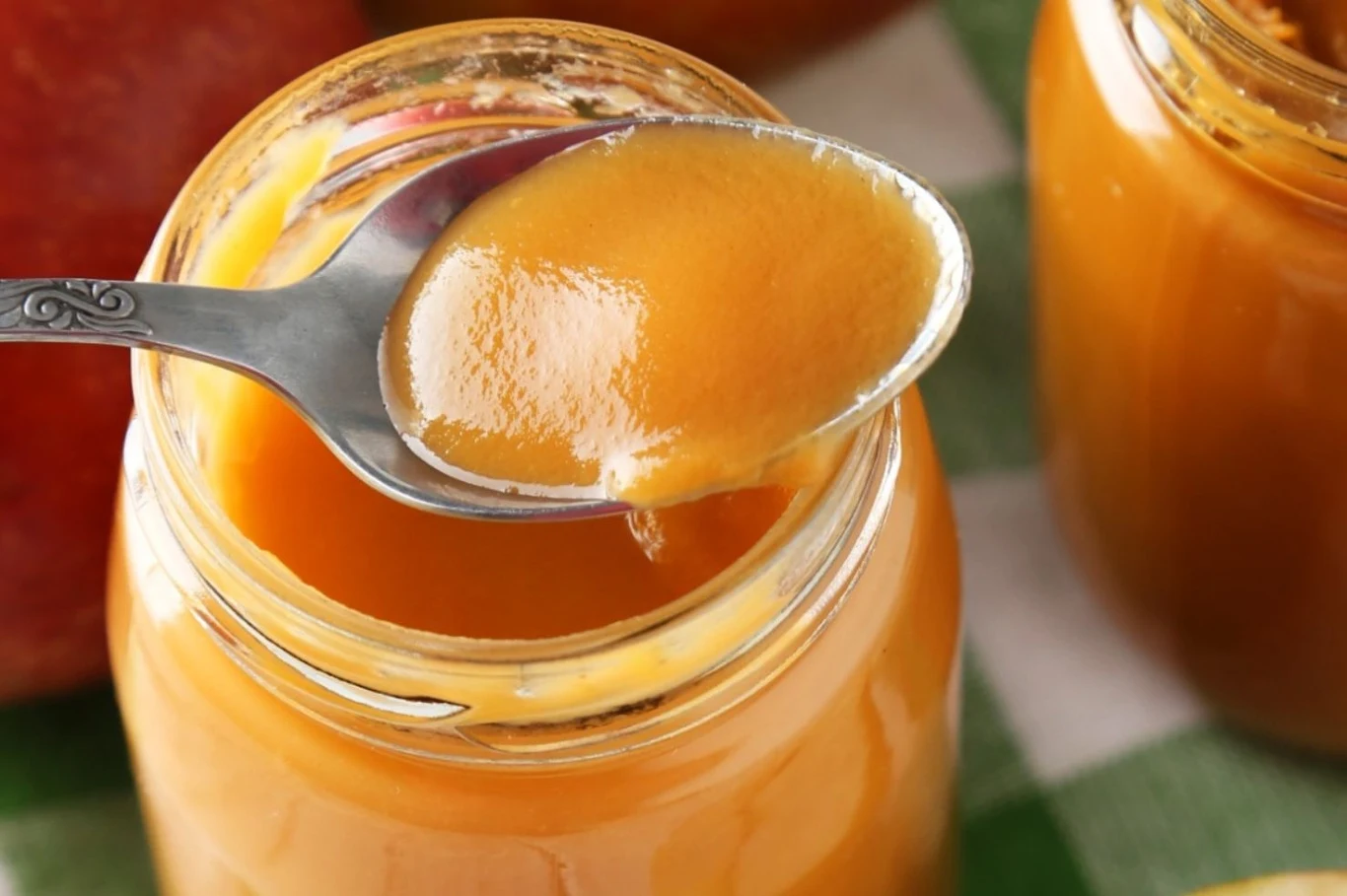 Masło jabłkowe jest gęste i aromatyczne Masło jabłkowe jest gęste i aromatyczne