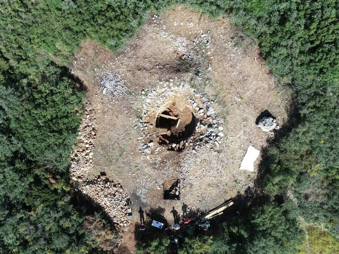 Eksperci podkreślają, że stanowisko "Kotroni" jest świadectwem pomysłowości i duchowego życia dawnych mieszkańców tych terenów. Eksperci podkreślają, że stanowisko "Kotroni" jest świadectwem pomysłowości i duchowego życia dawnych mieszkańców tych terenów.