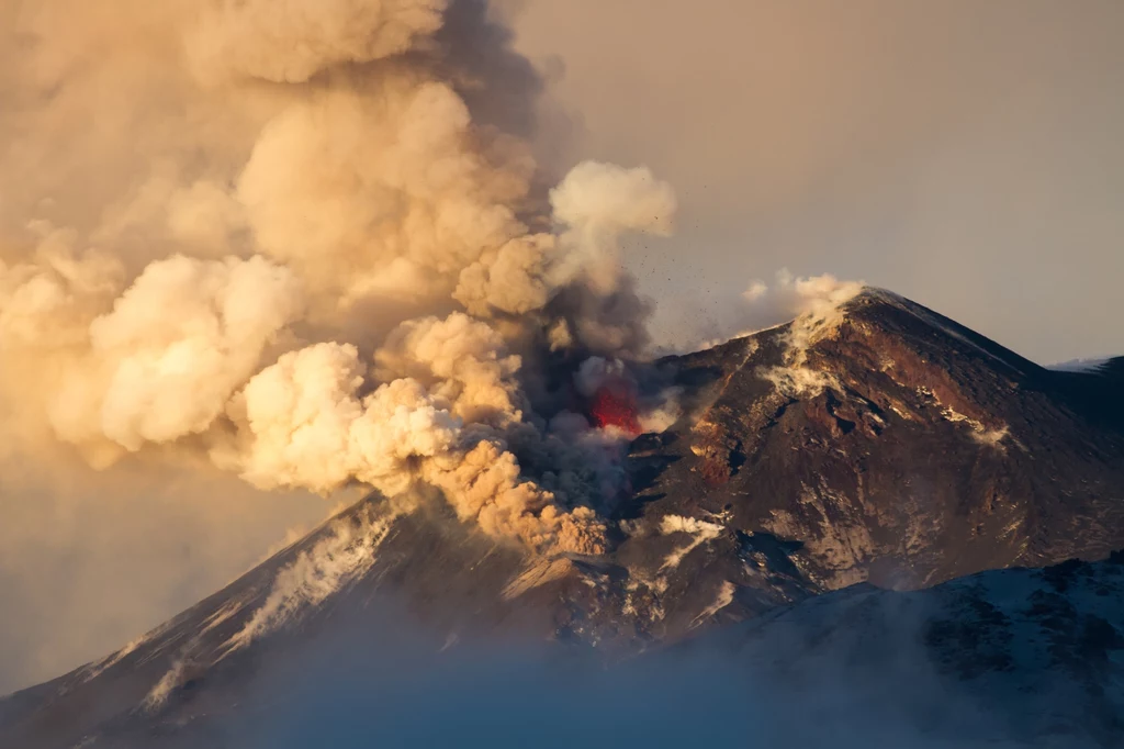 Przed erupcją Etna urosła o kilka metrów