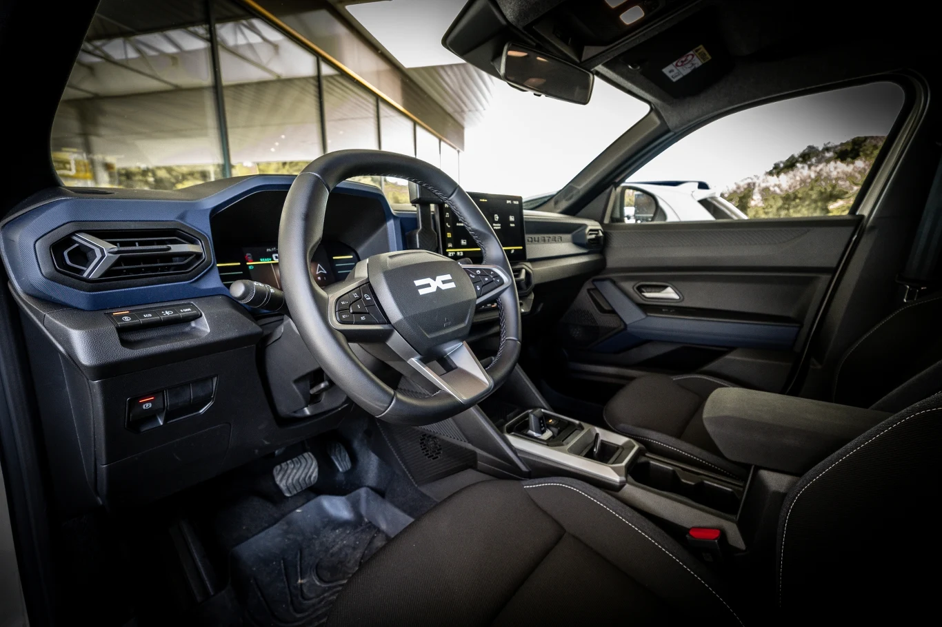 Hybrid 140 to jedyna możliwość zamówiena nowej Dacii Duster z automatyczną skrzynią biegów / fot. Maciej Chuptiany