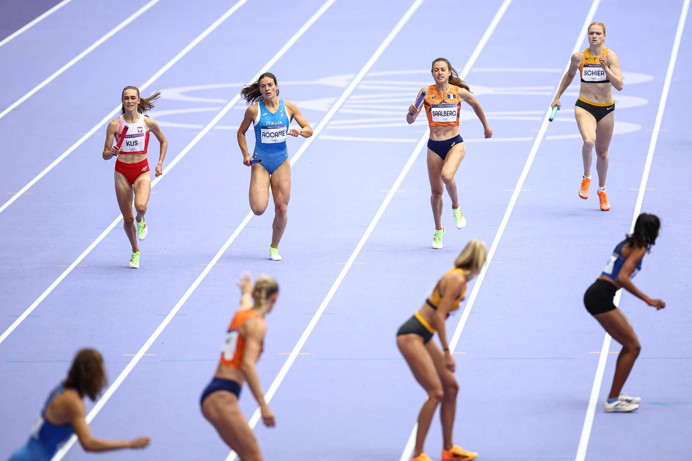 Anastazja Kuś (pierwsza od lewej)