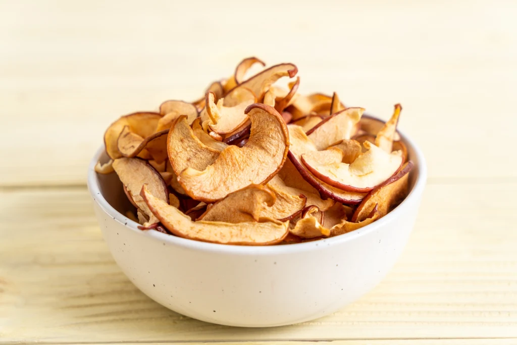 Dobrze zjeść 1-2 jabłka dziennie. Po jabłka suszone też warto sięgać 