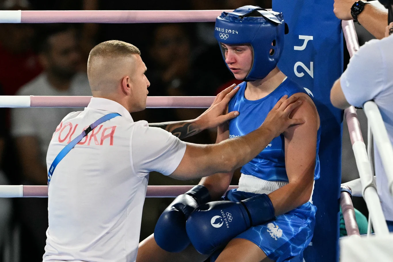 Julia Szeremeta w przerwie walki finałowej Julia Szeremeta w przerwie walki finałowej