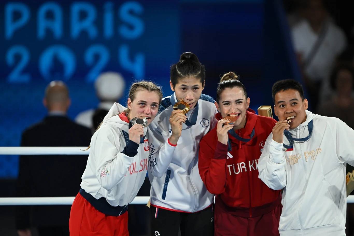 Od lewej: Julia Szeremeta, Yu Ting Lin, Esra Yildiz Kahraman, Nesthy Petecio