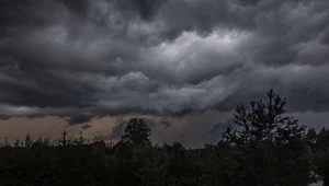 Ciemne chmury nad Polską. Powrócą burze i silne porywy wiatru