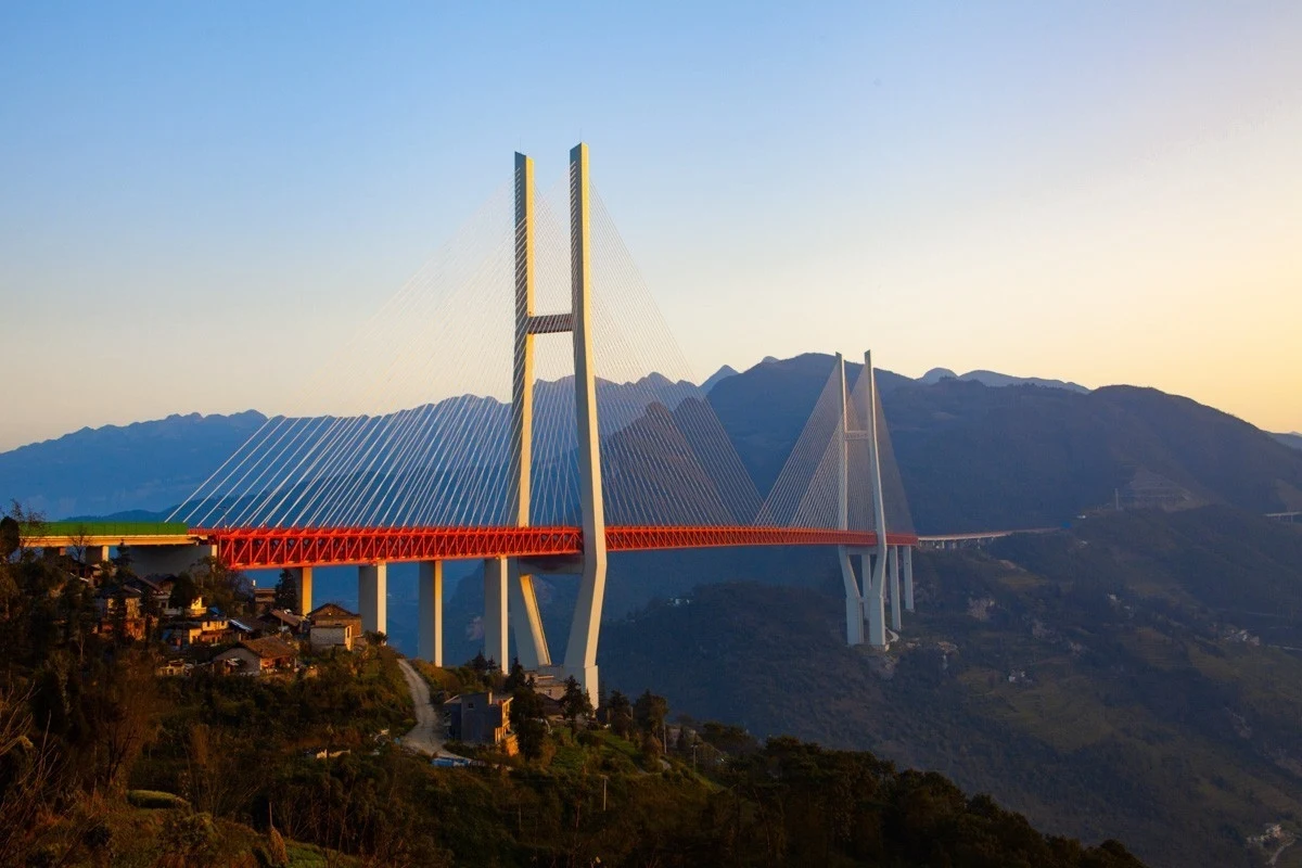 Most Beipanjiang, 2018 r. Most Beipanjiang, 2018 r.