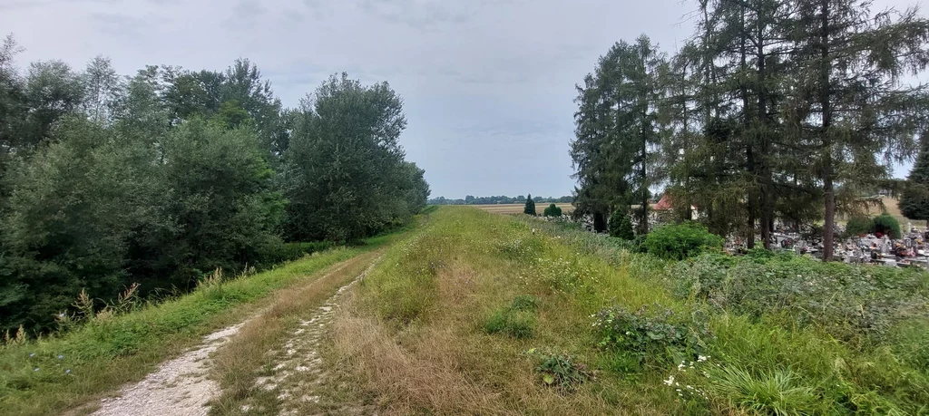 Wał, przy którym znaleziono ciało mężczyzny