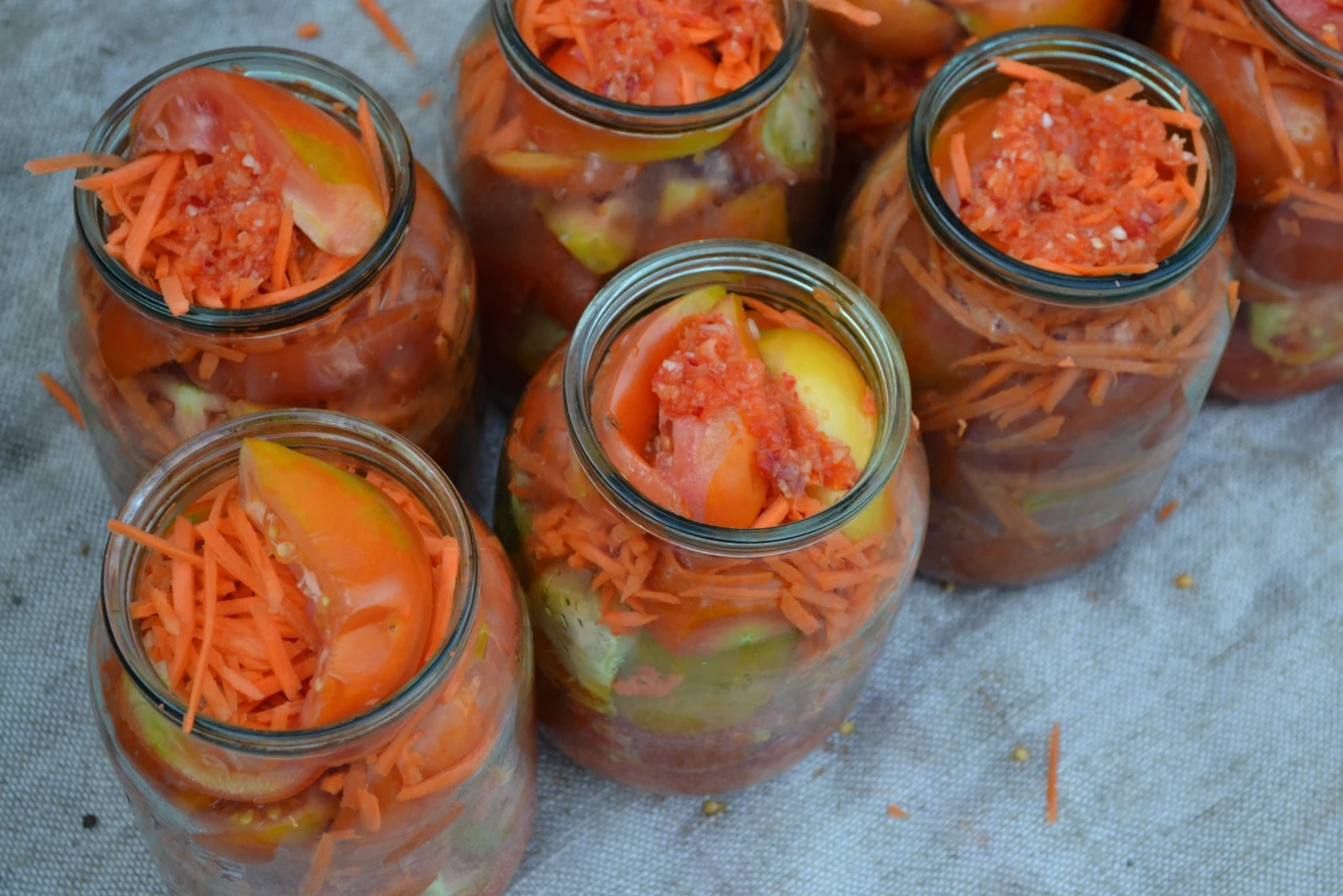 Przekąska z cukinii i pomidorów jest idealna na zimę Przekąska z cukinii i pomidorów jest idealna na zimę