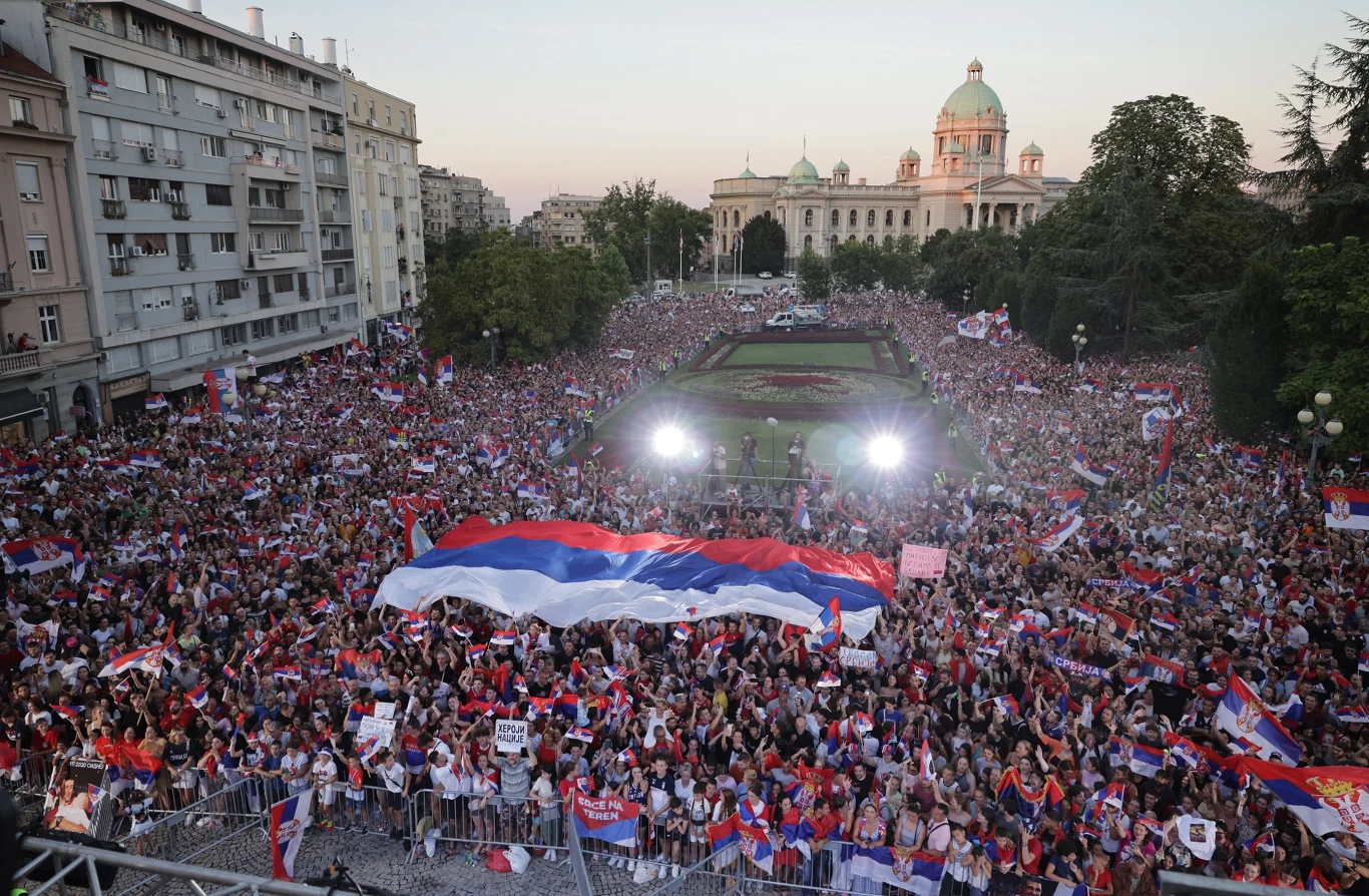 Tłumy ludzi przyszły podziękować serbskim olimpijczykom