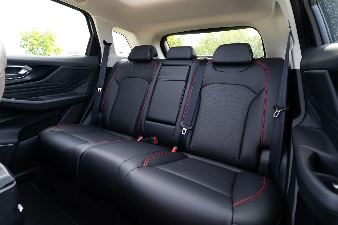 Dostęp do kabiny jest niezły, drzwi otwierają się szeroko.