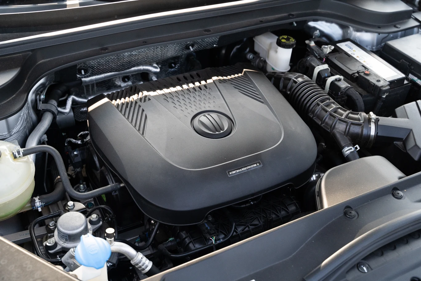 Na autostradzie przy 140 km/h auto potrzebuje co najmniej 10 l/100 km, w trasie zużywa natomiast około 8 l/100 km.