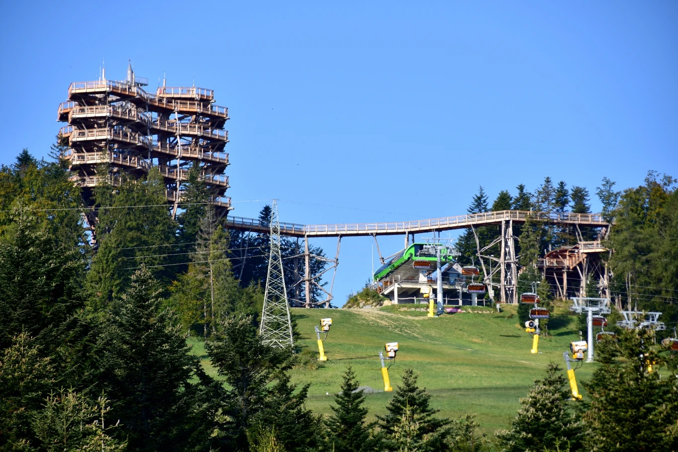 Wieża widokowa na Słotwinach.