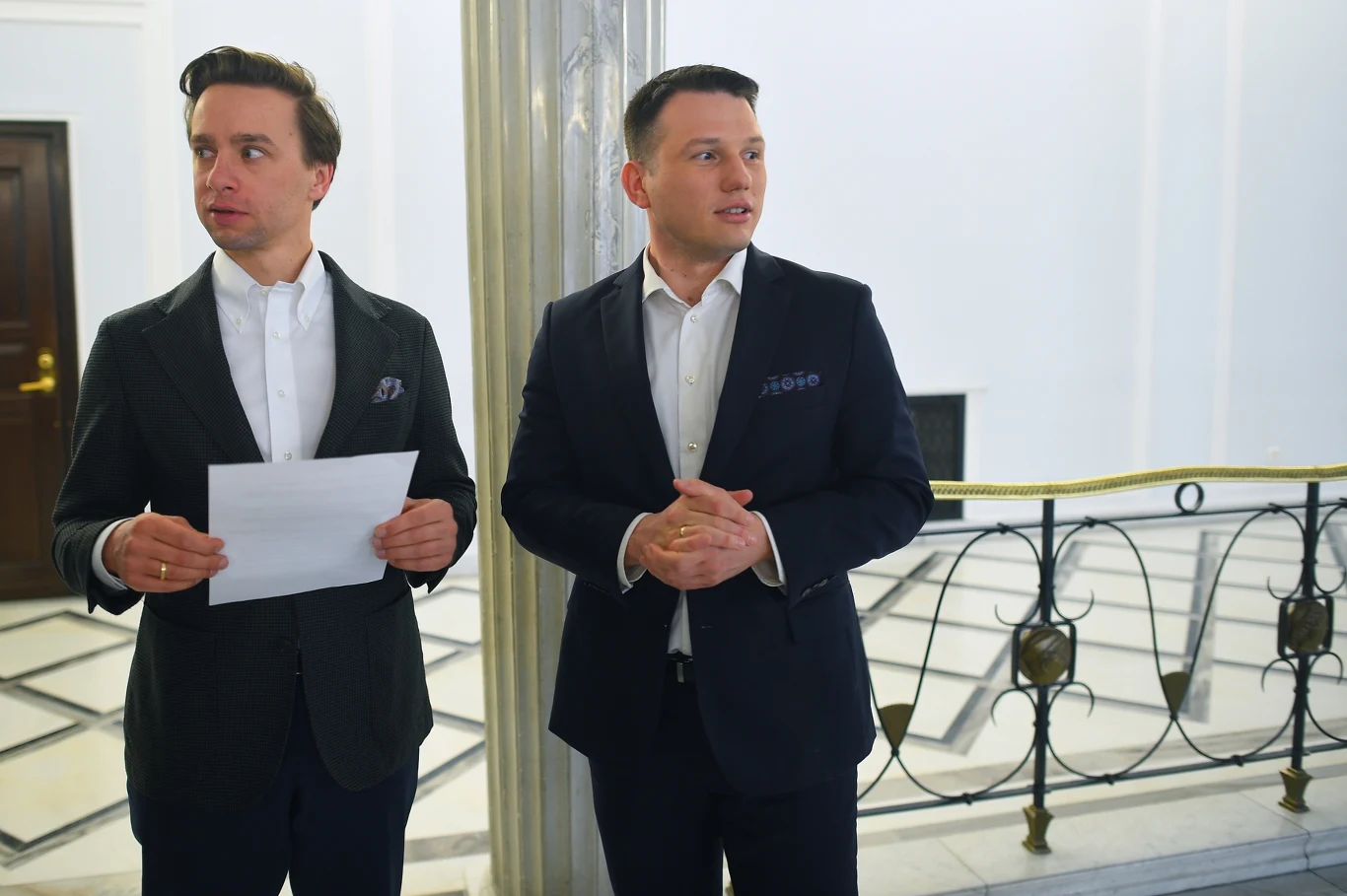 Krzysztof Bosak poinformował dziś, że nie będzie ubiegał się o start w wyborach prezydenckich. Wskazał, że kandydatem Konfederacji powinien być Sławomir Mentzen Krzysztof Bosak poinformował dziś, że nie będzie ubiegał się o start w wyborach prezydenckich. Wskazał, że kandydatem Konfederacji powinien być Sławomir Mentzen