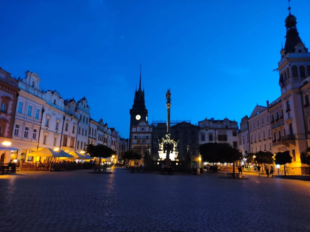 Rynek w Pardubicach nocą