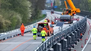 Tak działa mobilny most ASTRA. Mają sprytny sposób na remont dróg