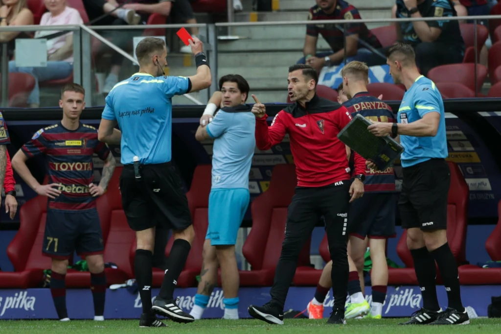 Robert Kolendowicz wściekły na decyzję sędziego Robert Kolendowicz wściekły na decyzję sędziego