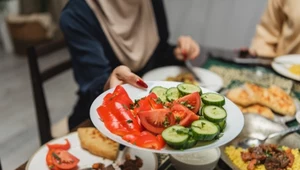 10 propozycji przekąsek, które mają mniej niż 200 kcal. Jedz bez wyrzutów sumienia