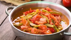 Dodawaj do potraw jedną łyżkę-dwie łyżeczki papryki mielonej dziennie. Dostarczy witamin, obniży ciśnienie