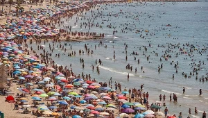 Myślisz, że w Mielnie jest tłoczno? Tak wyglądają najbardziej zatłoczone plaże w Europie