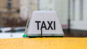 Pani Katarzyna zamówiła taksówkę. Po wszystkim zamieściła zdjęcie paragonu w internecie (zdj. ilustracyjne)