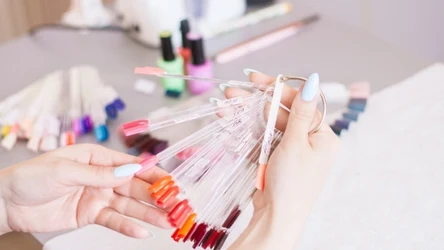 Jaki manicure będzie modny w 2025 roku?