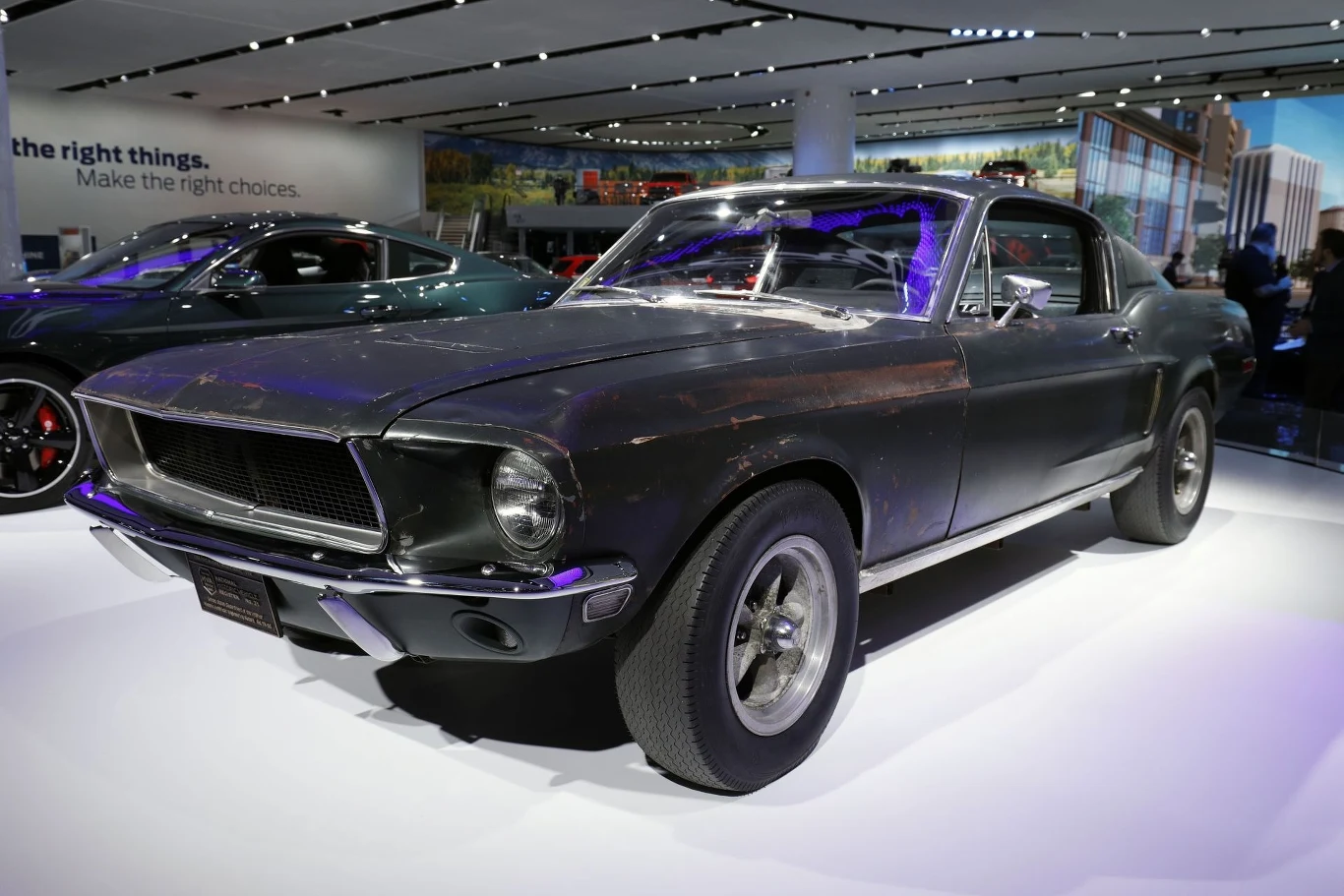 Ford Mustang zasłynął przede wszystkim z produkcji "Bullitt" z 1968 roku i słynnej sceny pościgu. 