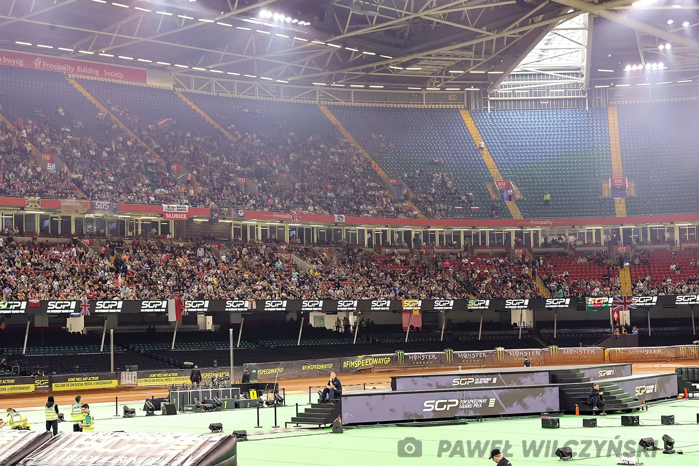 Trybuny podczas Grand Prix w Cardiff