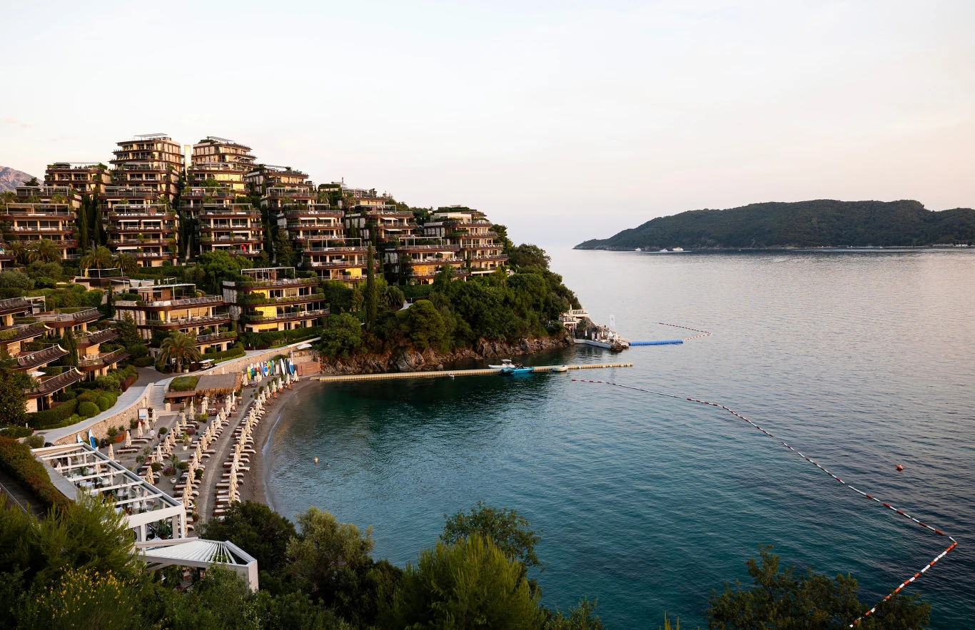 Rząd Czarnogóry poszuka gazu i ropy na dnie Adriatyku. Na zdj. Budva na czarnogórskim wybrzeżu Rząd Czarnogóry poszuka gazu i ropy na dnie Adriatyku. Na zdj. Budva na czarnogórskim wybrzeżu