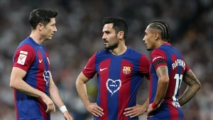 Sensacyjny ruch Barcelony i fala krytyki. "Lewy" i spółka już się szykują