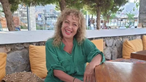 Selma Kutluğ jako Zümrüt - matka Zeynep w serialu "Wichrowe wzgórze"