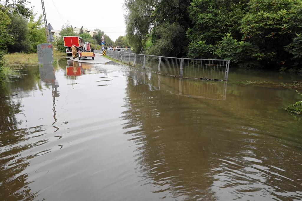 IMGW wydał nowe ostrzeżenia hydrologiczne i meteorologiczne. Miejscami są to alerty trzeciego stopnia