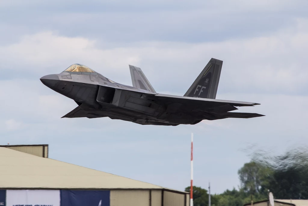 Techniki stealth myśliwca F-22 stały się bezużyteczne. Chiny ogłaszają rewolucję