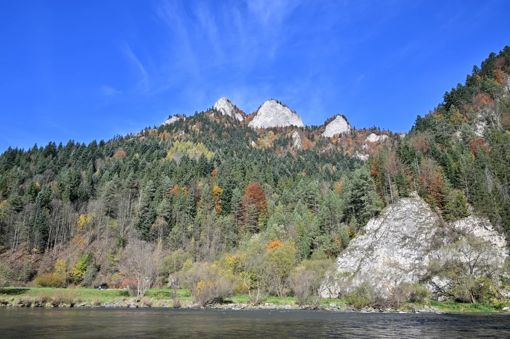 Pieniny - choć nie tak ostre i strzeliste jak Tatry - są niezwykłymi górami, które pozwalają zbliżyć się do natury 