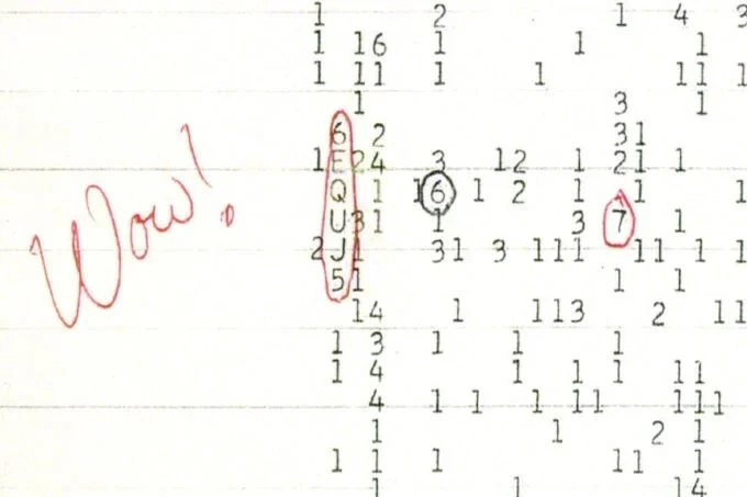 Wydruk sygnału "Wow!", który został zakreślony przez astronoma Jerry'ego Ehmana.