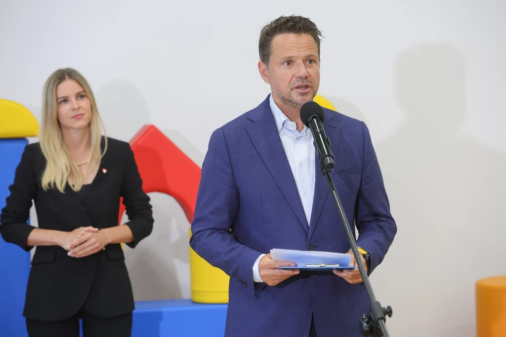 Rafał Trzaskowski i Aleksandra Gajewska podczas konferencji prasowej w warszawskim żłobku