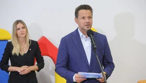 Rafał Trzaskowski i Aleksandra Gajewska podczas konferencji prasowej w warszawskim żłobku