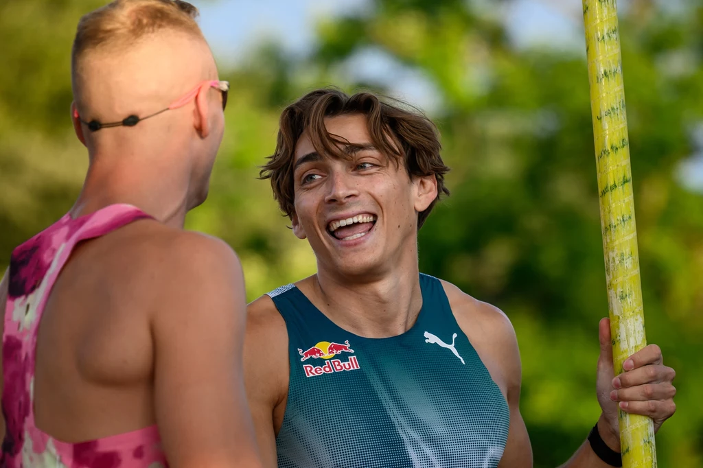 Moment pogawędki z Samem Kendricksem, wicemistrzem olimpijskim z Paryża Moment pogawędki z Samem Kendricksem, wicemistrzem olimpijskim z Paryża
